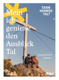 Buchcover: Mann blickt auf Berglandschaft, Titel "Ausgezeichnet Wandern"