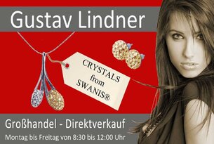 Schmuck-Werbung mit Frau, Kette, Ohrringen und Preisschild mit "Crystals from Swanis"