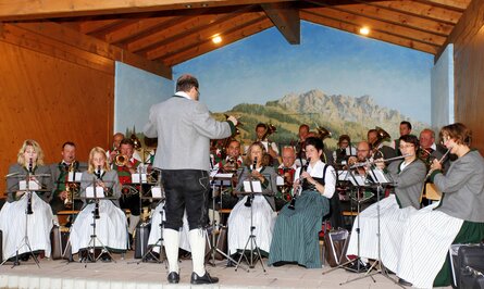 Winter Standkonzert der Musikkapelle Jungholz
