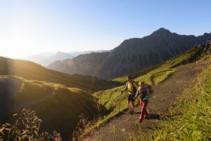 Landsberger Hütte (1.805 m) - Rote Spitze (2.130 m) - Steinkarspitze (2.015 m)